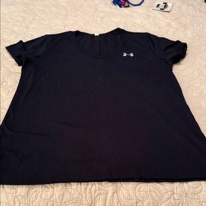 Under Armour Women's Black Short Sleeve Tee